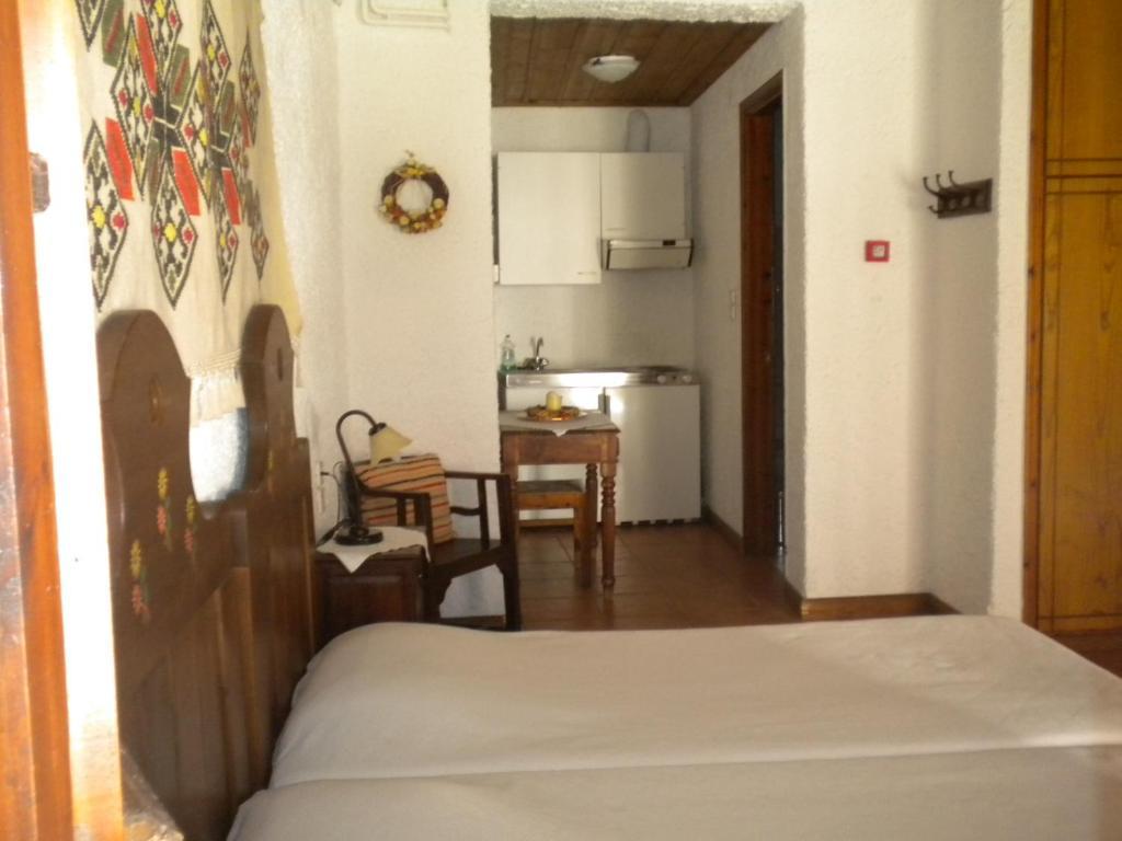 Agrampeli Apartment Mega Chorio Room photo
